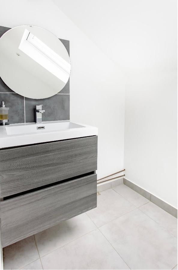 Chambre A La Ferte Luaran gambar